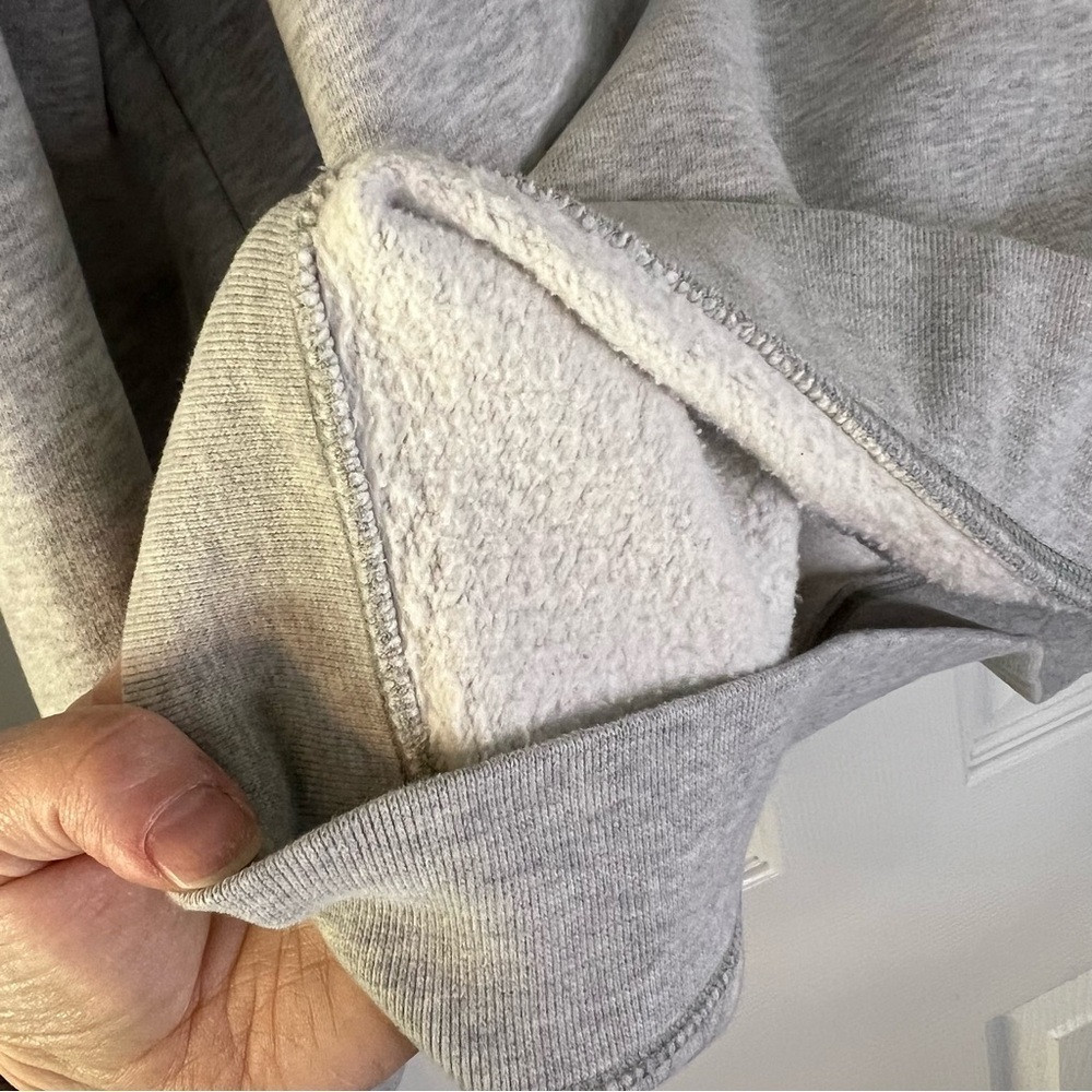 Lands’ End gray crew neck sweatshirt - Picture 4 of 6